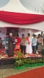 Bupati dan Wabup Sholat IED di lapangan Mini Soccer Pangkalan Kerinci
