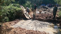 Perkuat Jalan Pertanian, Satgas TMMD ke-129 Bangun Box Culvert Bersama Warga