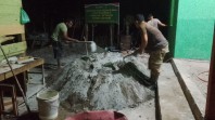 Satgas TMMD ke-129 Kodim 0102/Pidie Lembur Malam, Kebut Pengecoran Lantai RTLH Demi Capai Target