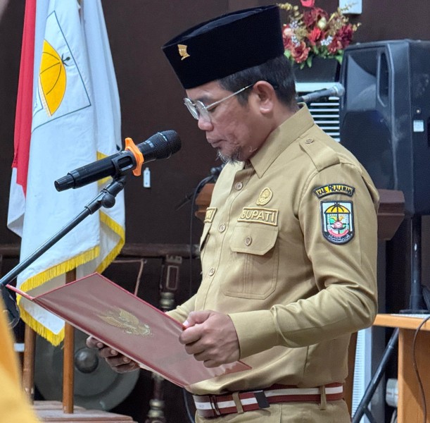 Bupati Pelalawan Lantik Pengurus DPD AGPAII Masa Bakti 2025–2027, Tekankan Peran Guru Agama Wujudkan Generasi Emas Indonesia