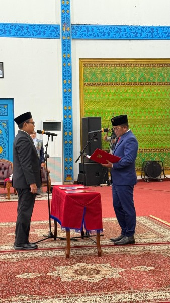 Bupati Zukri Resmi Lantik Tengku Zulfan sebagai Sekda Pelalawan