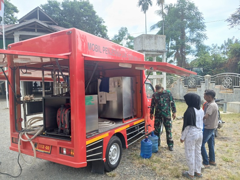 Satgas TMMD Ke-129 Kodim 0102/Pidie Hadirkan Air Minum Gratis, Wujud Nyata Kemanunggalan TNI dengan Rakyat