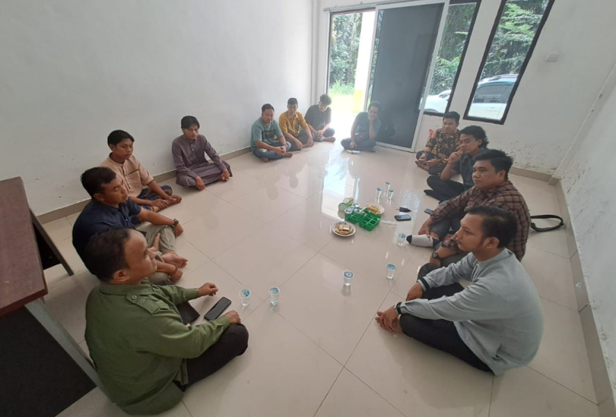 Sambangi Keluarga Eks Napi Terorisme, Sat Intelkam Memberikan Santunan Sembako