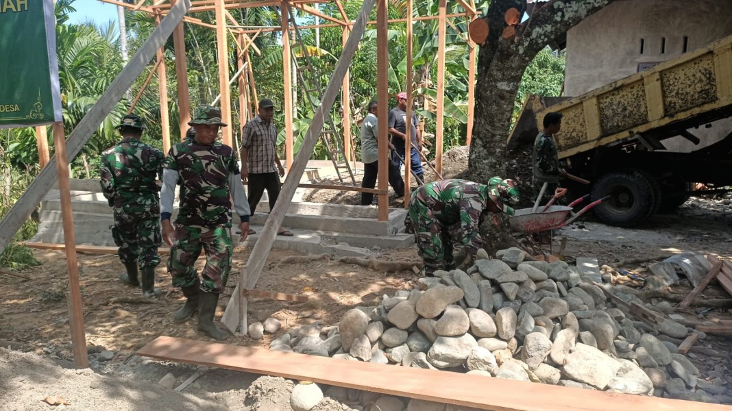 Pasokan Material Terus Berdatangan, Satgas TMMD Kodim 0102/Pidie Kebut Pembangunan RTLH