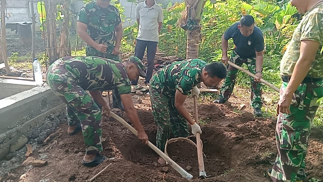 Demi Sanitasi yang Layak, Satgas TMMD Ke-129 Pacu Pengerjaan Septic Tank MCK di Dayah
