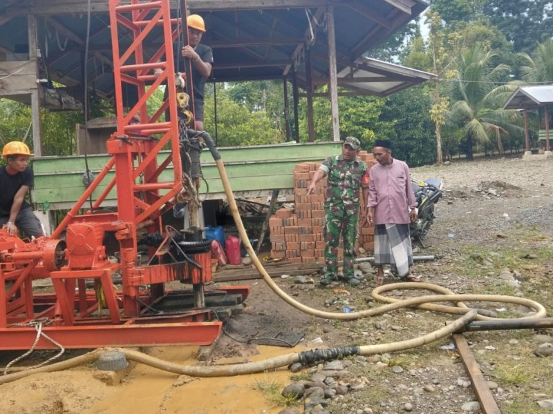 Jawab Kebutuhan Santri, Satgas TMMD ke-129 Kodim 0102/Pidie Mulai Pengeboran Sumur Air Bersih