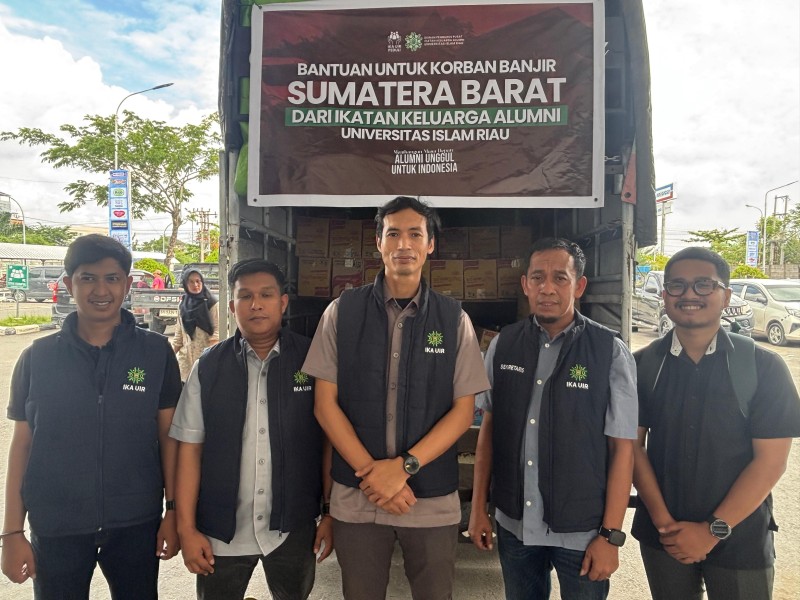 Dr. Ragil Lepaskan Bantuan Sembako Satu Unit Mobil Traga Untuk Korban Bencana Alam di Palembayan, Sumatera Barat