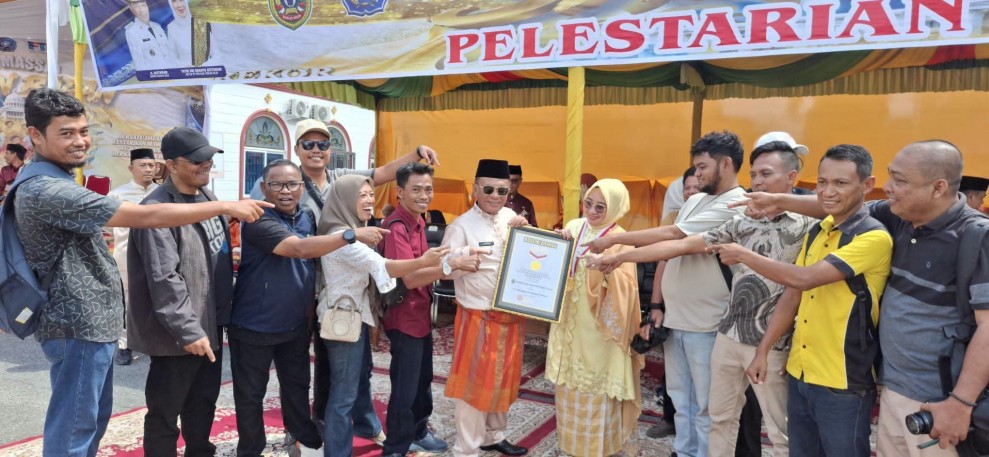 Rohil Raih Rekor Muri , Bupati Bistamam Lepaskan Tari Zapin Massal